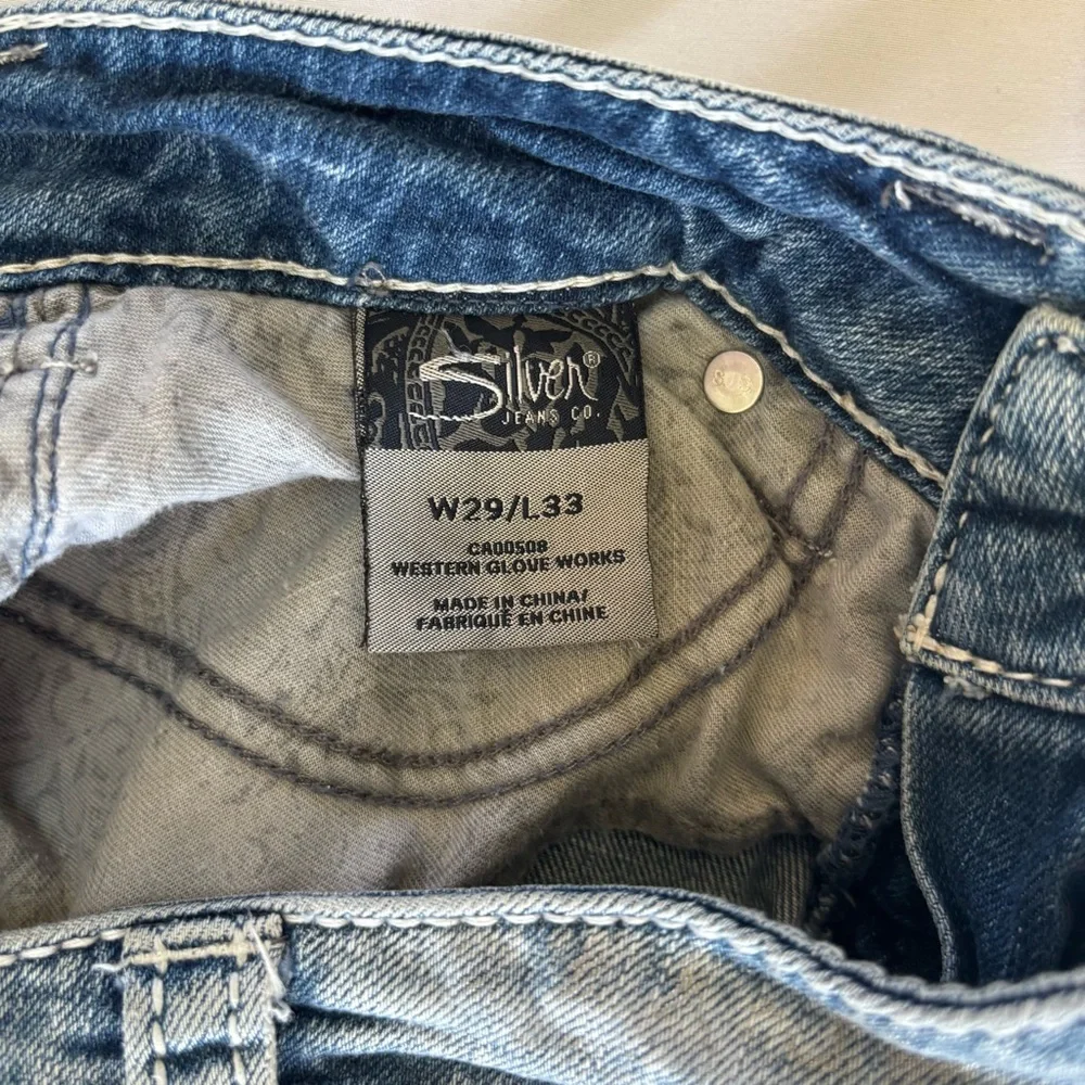 Silver Suki Washed Blue Straight Jeans with Knee Distress Fringe Hem Women’s 29 - Picture 5 of 10